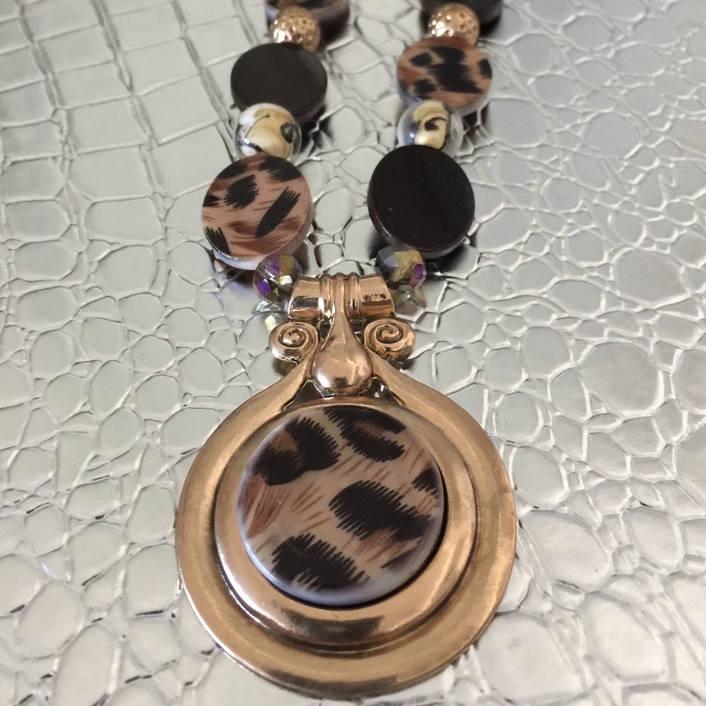 Great Fun Leopard / Gold Costume Necklace To Brighten up Any Outfit WORE ONCE !!